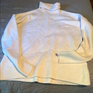 GAP White Crew Neck Sweater Ribbed Knit